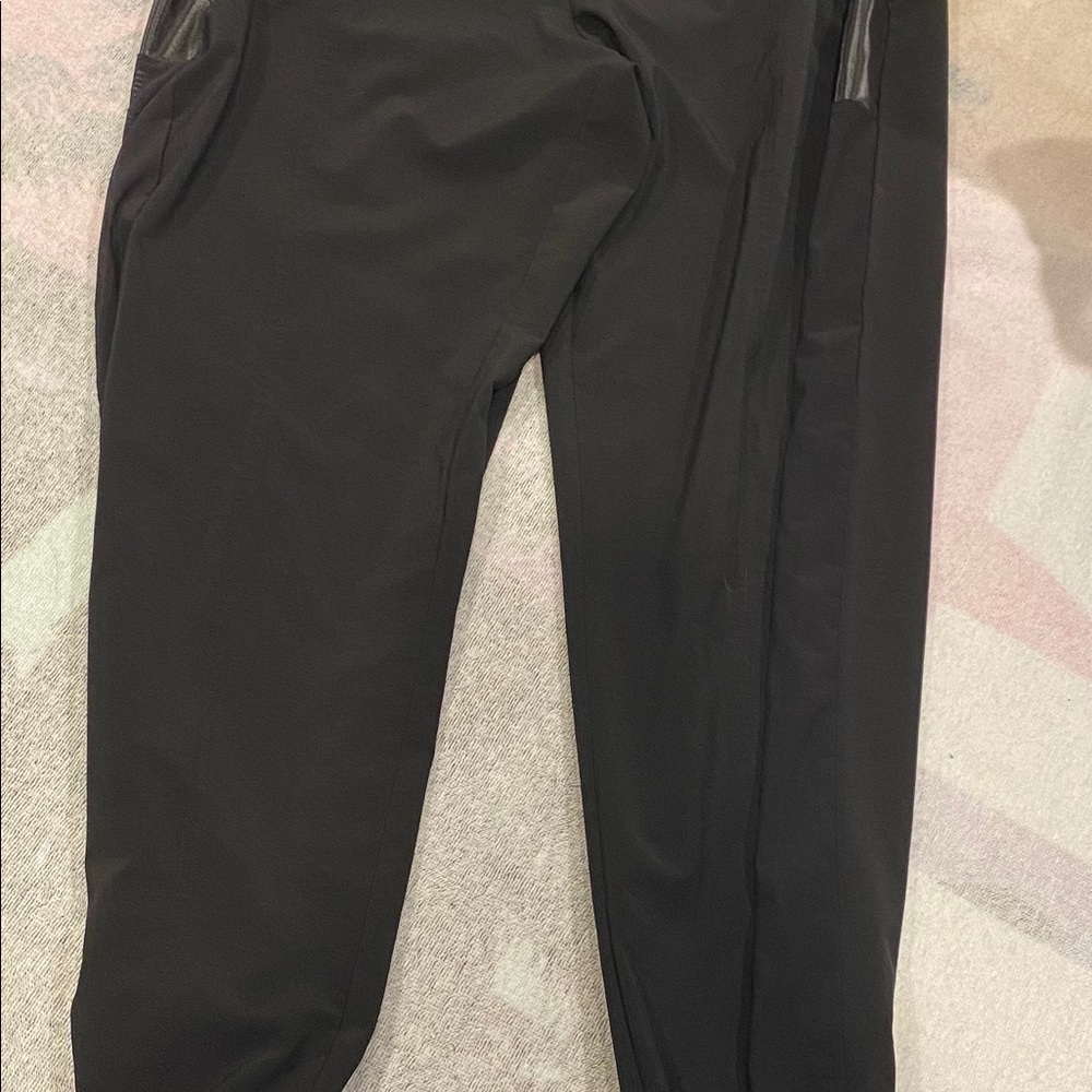 Like New Victoria’s Secret Sport Joggers - Picture 9 of 10